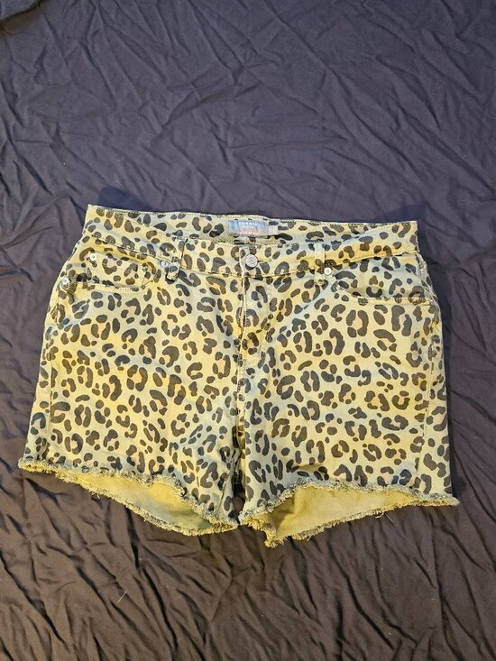 torrid Pants - Torrid Green Leopard Shorts
